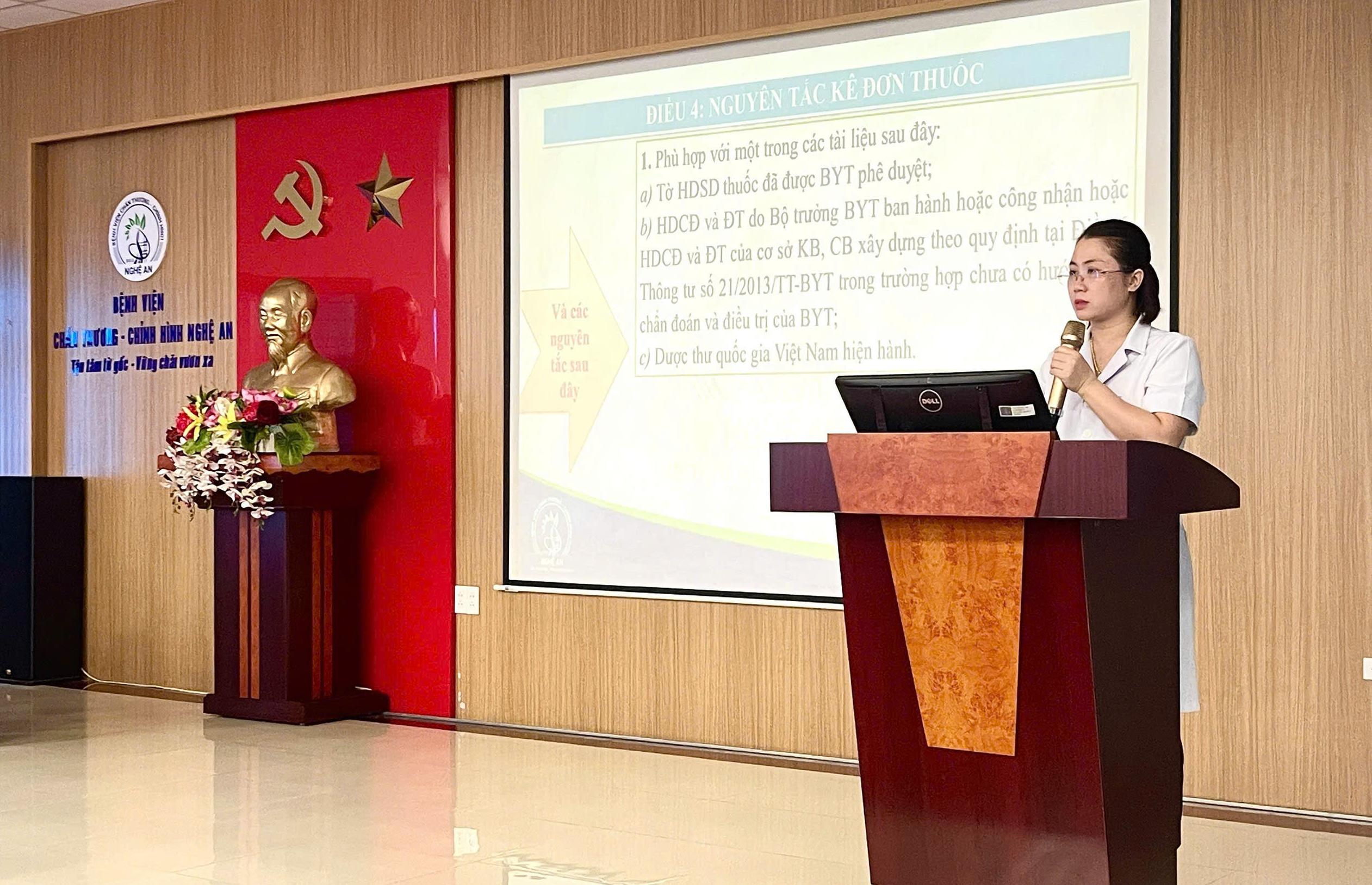 Tập huấn Thông tư 26/2025/TT-BYT quy định về đơn thuốc và việc kê đơn thuốc trong điều trị ngoại trú tại cơ sở khám chữa bệnh.