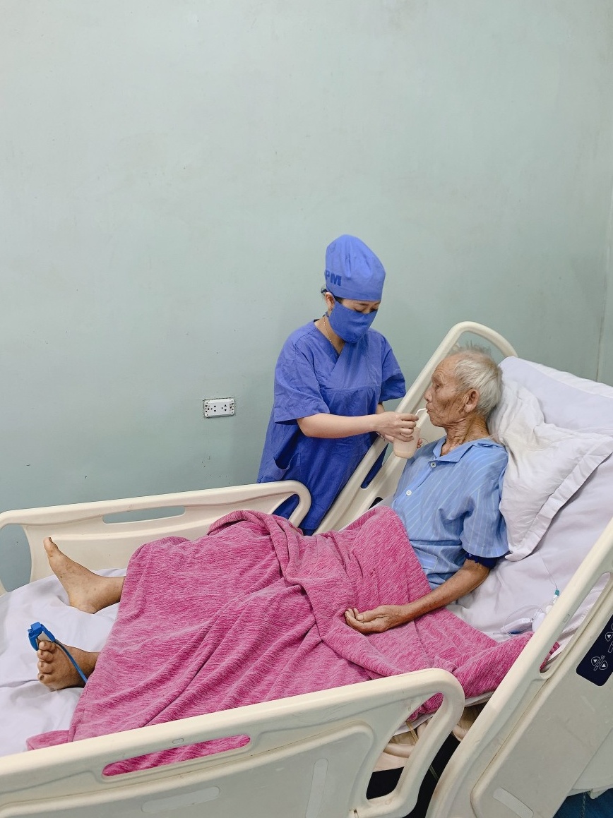 Chăm sóc người bệnh cao tuổi nằm một chỗ - CHẤN THƯƠNG CHỈNH HÌNH ...
